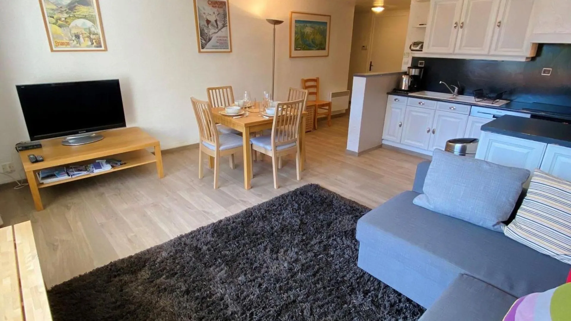 Bel Appartement 3 Pieces Avec Balcon Et Vue Montagnes - Fr-1-516-86 Λε Ντεζ Αλπ
